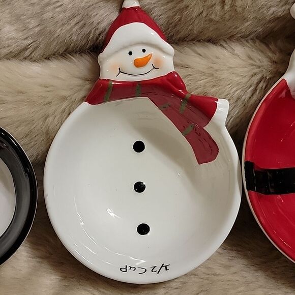 CHRISTMAS SANTA SNOWMAN REINDEER PENGUIN NESTING MEASURING CUP 4-PIECE SET - Picture 4 of 9